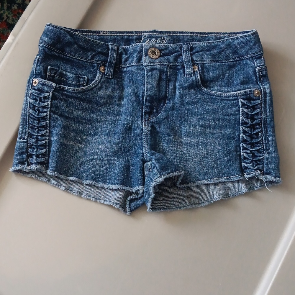 Levis cut-off jean shorts